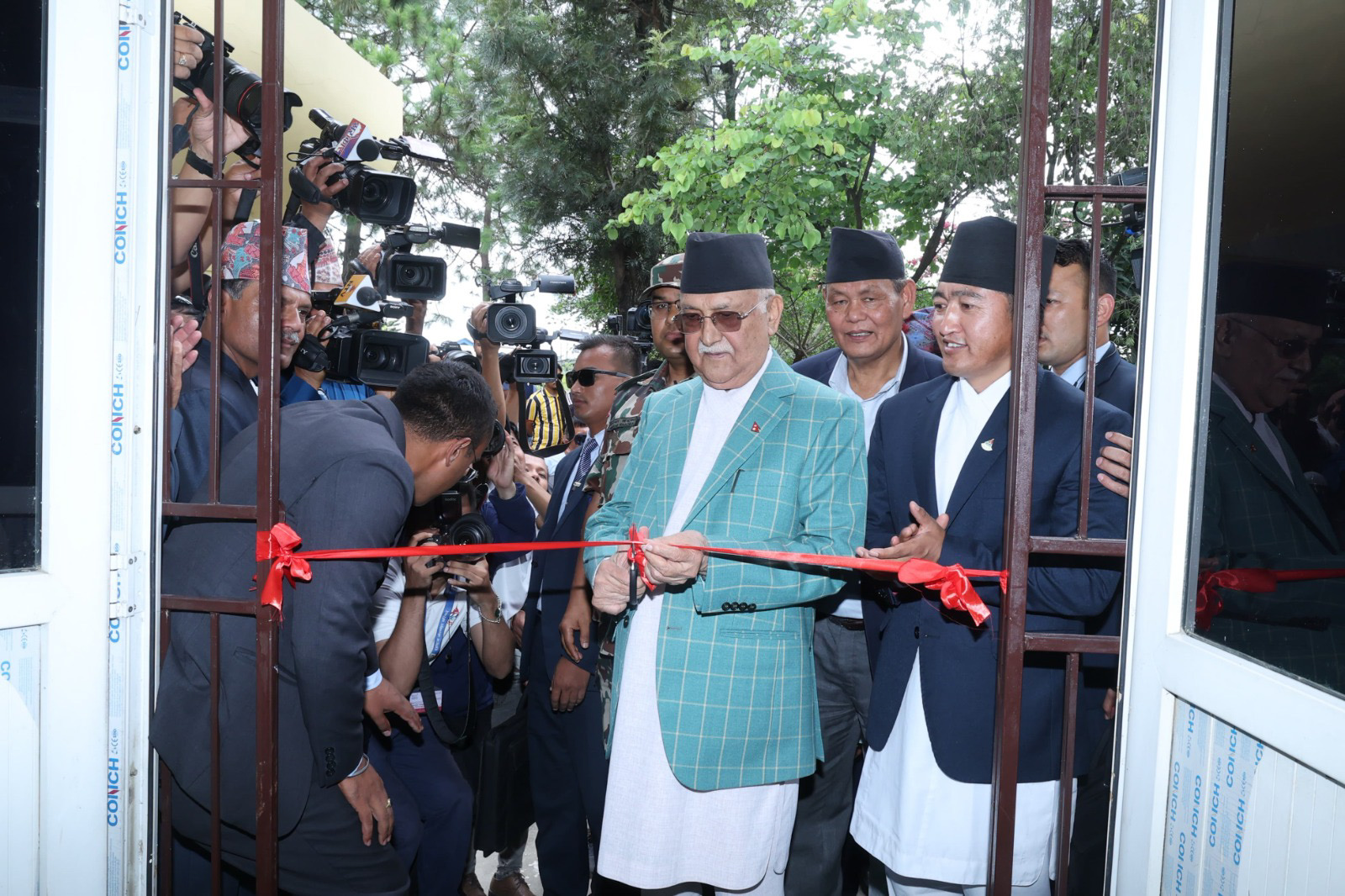 प्रधानमन्त्री ओलीद्वारा अनुसन्धान केन्द्र र हाइ पर्फमेन्स सेन्टरको उद्घाटन