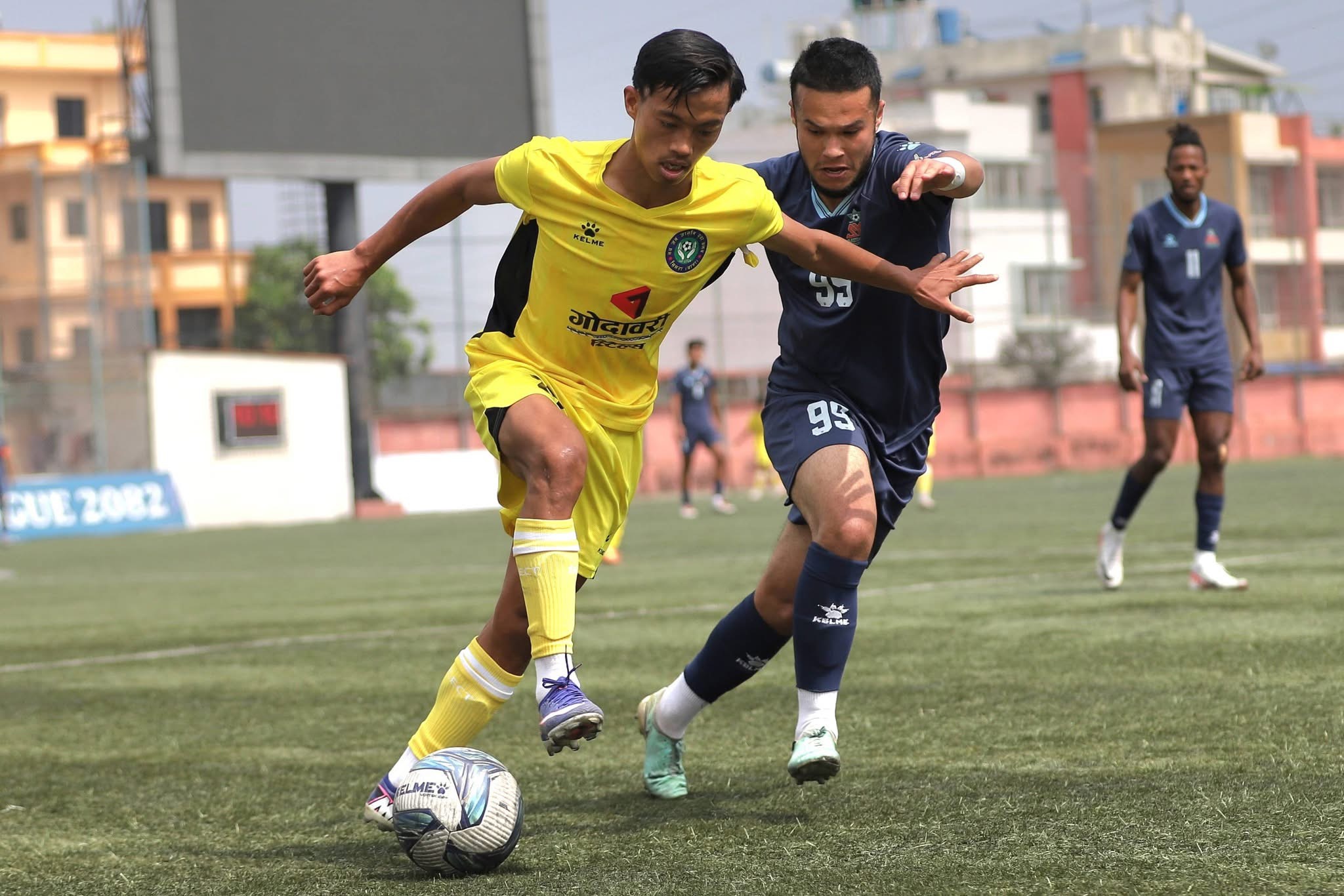 सातदोबाटो र नव जनजागृतिले अंक बाँडे